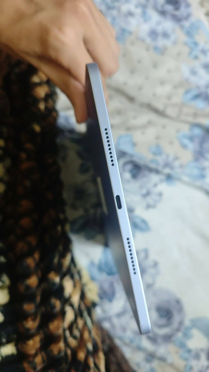 Xiaomi pad 7
السلام عليكم شباب ايباد شاومي باد 7 مثل ما موضح بالصورة 
الجهاز مستخدم قليل جدا يجي وياه كفر وشاحنة وكارتونته 

الجهاز بيه فطر بالكلاسة مثل ما موضح بالصورة خط واحد 

أما غير هاي الجهاز كلكم تعرفوه غني عن التعريف من مواصفات وأداء تجيني للبيت تفحص براحتك وتاخذه جهاز اقوى شي طالع الديوانية مال البيت ما شايف المصلح حتى من بعيد 

سعره بالسوگ صاعد ٤٧٠ ومستمر بالصعود 

اني هذا ابيعه ب٤٠٠ وبيه مجال بسيط حگ الجية 

مكاني بغداد المدينة قطاع ٣٥
هذا رقم ***********
