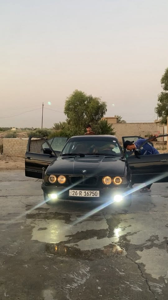 للبيع BMW بيع فقط بدون مراوس
525 اصل 

مسكر 

بجم عريض

موديل 92

محرك وكير شرط ً

بدون قطره خياس 
 
كهربائيات بلاد كله شغال 
رقم صلاح الدين دولي 
السياره عايزها نواقص دعاميتها موجوده 

سنويه لل 29 مشروع وطني

صبغ جماليه فقط بدون ضربه 

السياره كير عادي نشاط فول 
مكان السياره تكريت 

السعر 37وبيها مجال قليل 

للستفسار ***********
