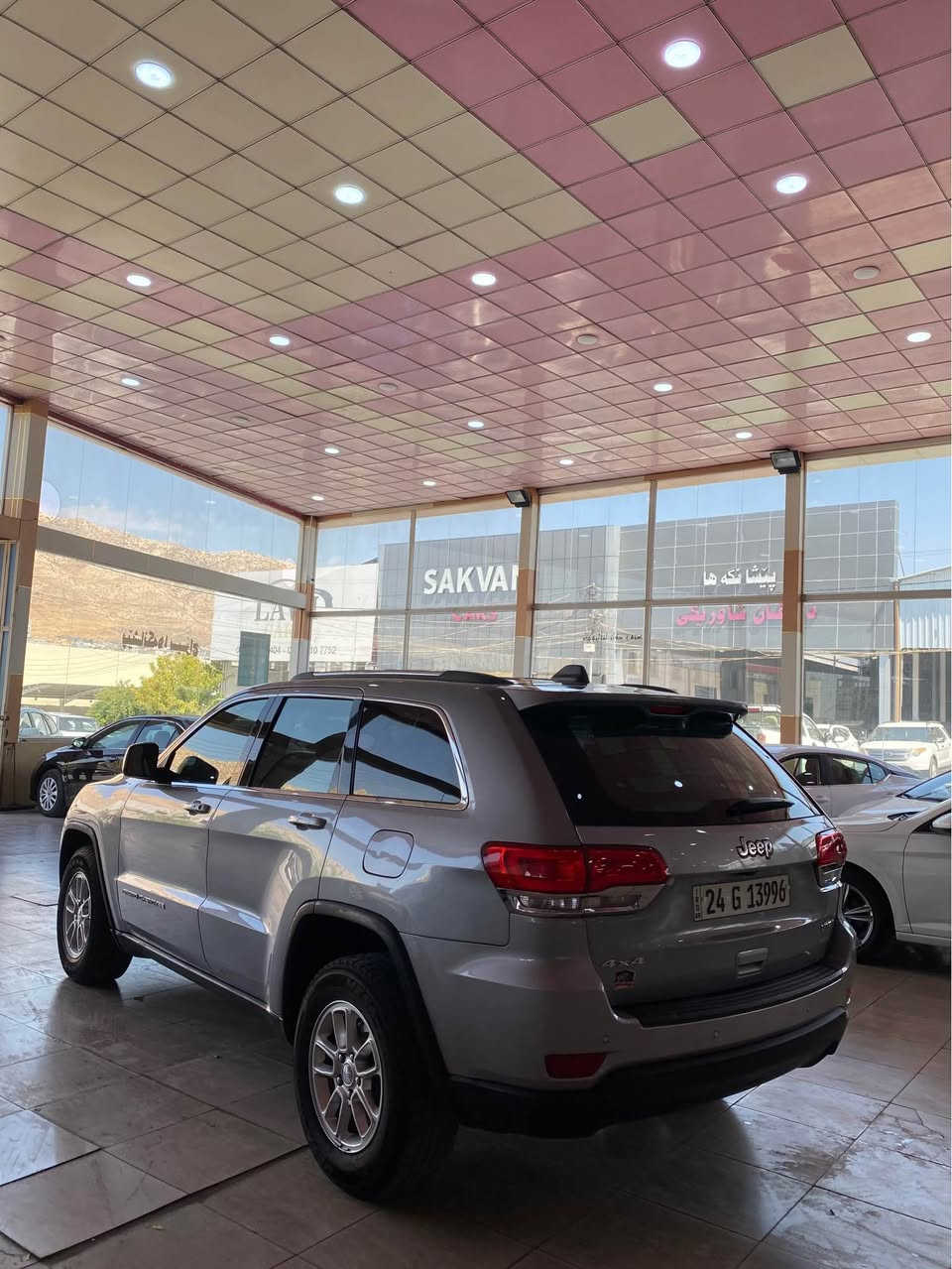 جديد 
جيب لاريدو موديل2019 
3قطعة صبغ بدون دواخل 
سيارة كير محرك بشرط ده بل اكسن
سيارة كولو جديد 
مكان سيارة دهوك
رقم موبايل 
☎️ {***********}واتساب و ماسنجر موجود دهوك, العراق

