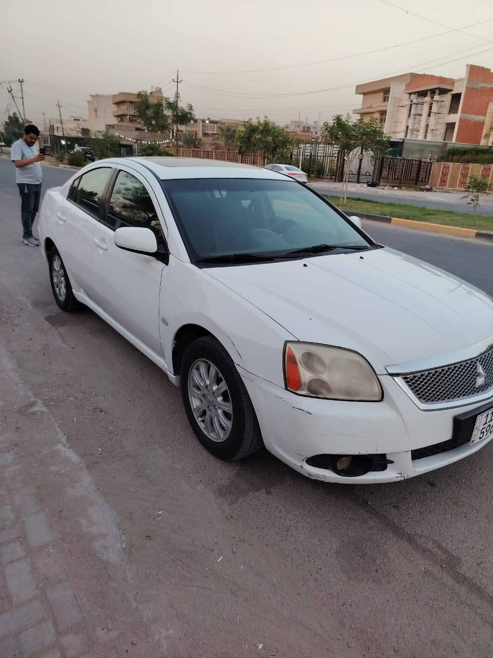 السلام عليكم سيارة ميتسوبيشي كلن ٢٠١١ السعر ٨٣ ورقة للاستفسار الاتصال على الرقم *********** لان ما اعرف بتفاصيلها 😁
