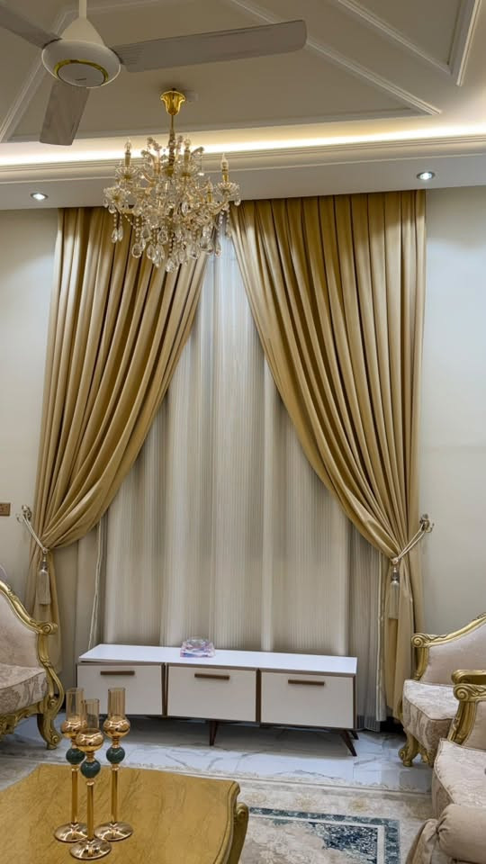 السلام عليكم 
اثاث ديوانيه كامل للبيع 
تخم مصري ١٠ مقاعد ( قنفه عدد ٢ + كراسي عدد ٢ ) 
ثريات عدد ٢ حجم كبير سقفي 
ثريات عدد ٤ جداري 
بردات عدد ٢ ( كبير + صغير ) 
زولية 
طبله وسطيه 
كونسول 
ميز بلازما 
الموقع - الفلوجه - حي الشرطه 
للاستفسار ***********
