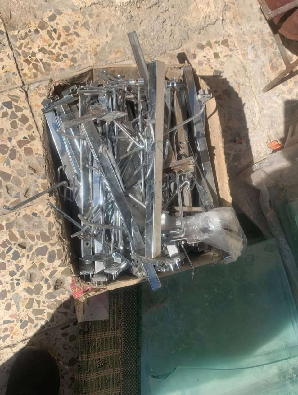 للبيع.. رفوف جام كامل المحلقات  
40 قطعة 
3 احجام 
الحجم الكبير 
واتساب***********
العنون كوت @إشارة

