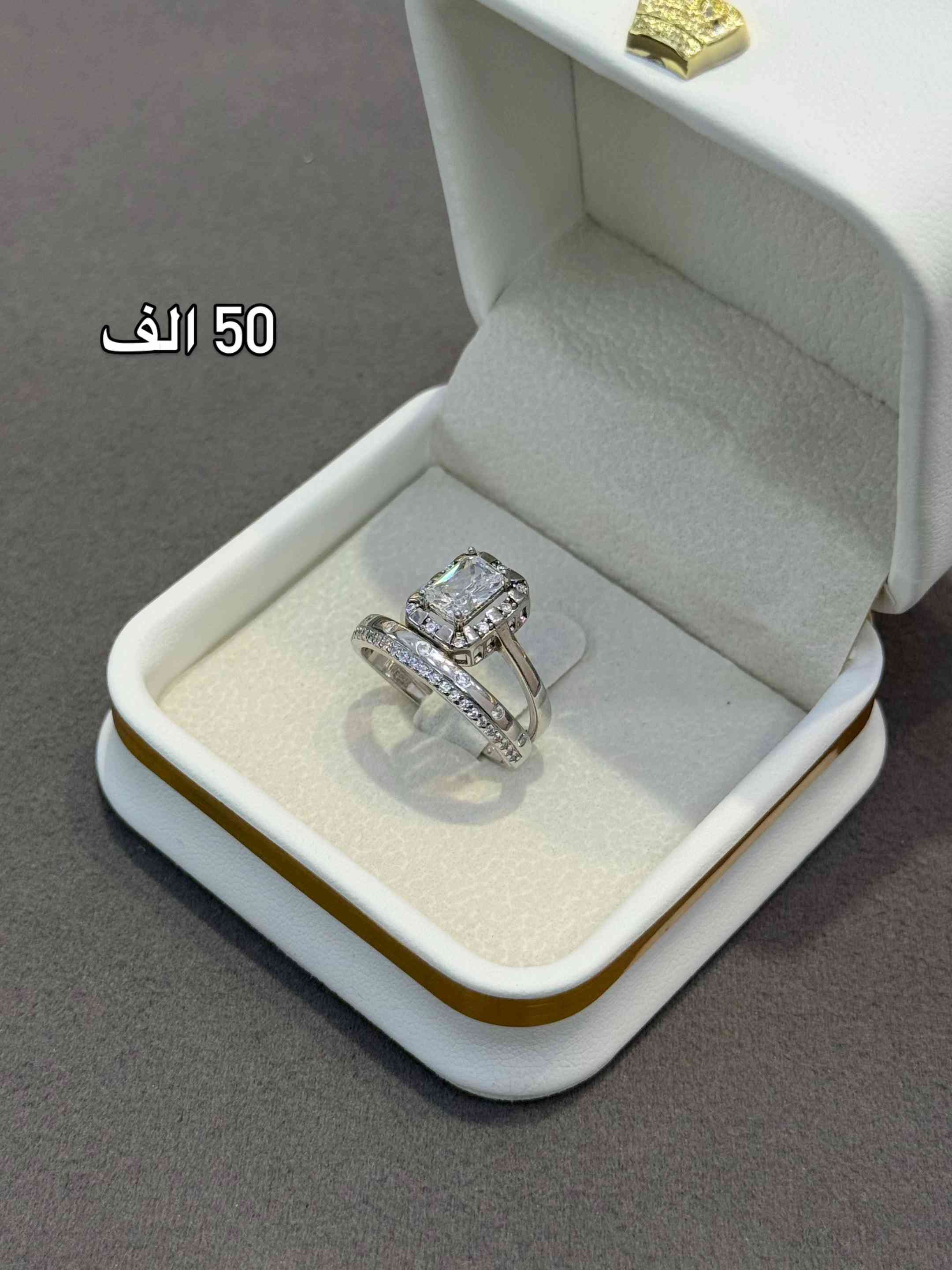 تميزي باطلالتك معنا ✨  الفخامه والجوده العاليه 👍✨ العنوان الديوانيه/سوق التجار/ شارع الصفافير  يوجد توصيل الى كافه محافضات العراق🛵🛵 ***********/*********** #ساعات #ساعات_نسائية #ساعات_رجاليه #reels #dimond 
