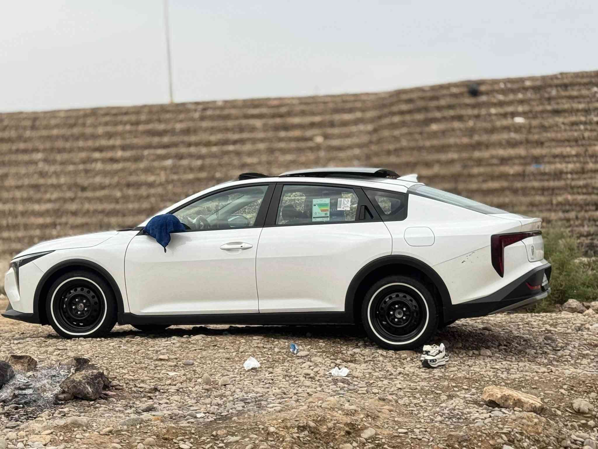 السلام عليكم
كي 4 موديل 25
خليجي داخل الضمان 
فول مواصفات 
الويل الاصلي موجود كامل بلبيت 
داخل زيتوني 
ماشيه 36
رقم بغداد بسمي
بيهه حافت البنيد بي ديار 
رجع عليهه ابو باجيرو بلسبير طعجهه وشخط بلدعاميه موضح
العنوان بغداد الدوره 
السعر 195 
للاستفسار 
***********
