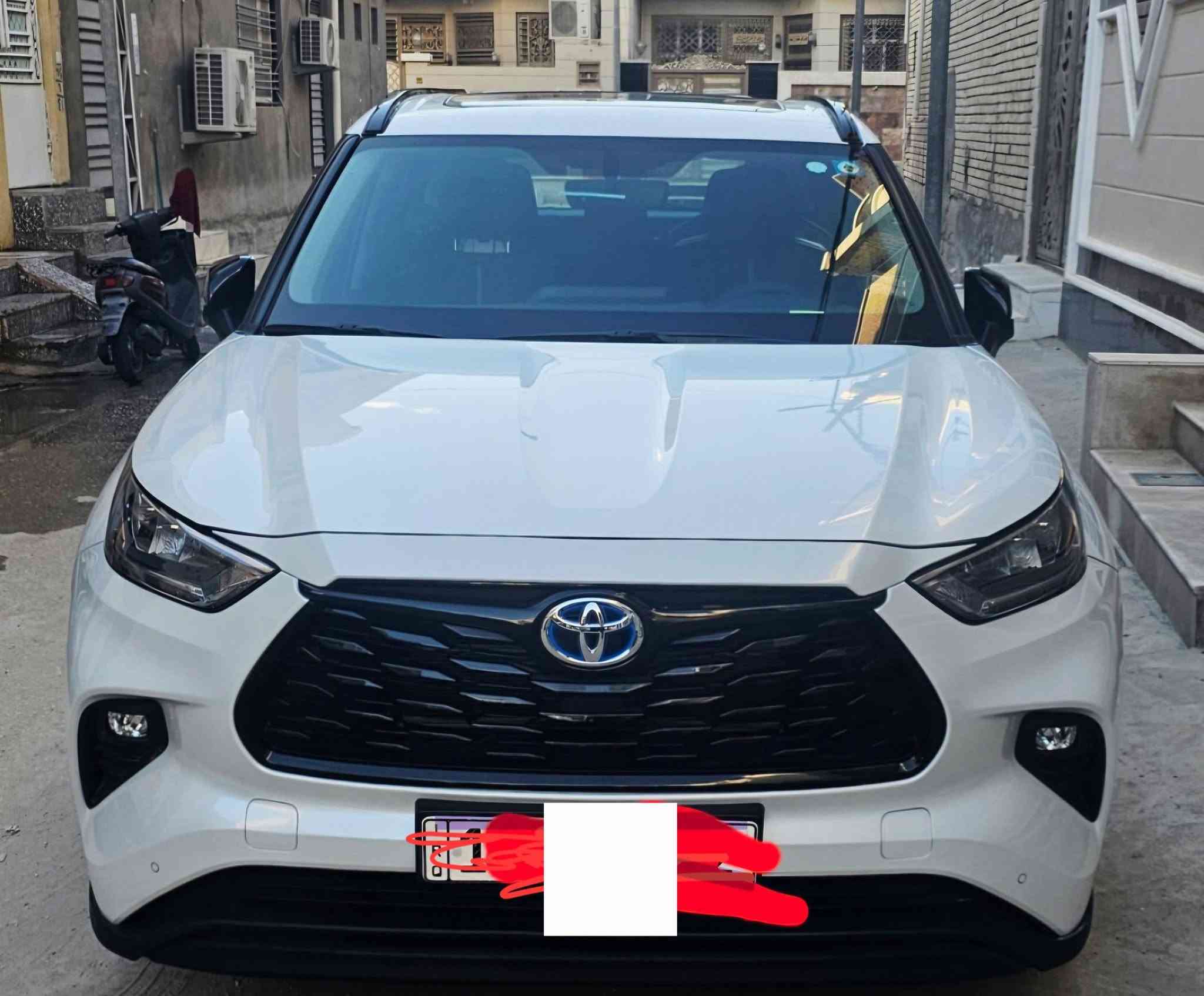 للبيع هايلندر خليجي هايبرد وبانزين رقم بغداد وكالة ساز فئة GLE بلاك ادشن .
موديل 2024 ماشية ٦ الالف فقط كسروا زيروا 
ضمان شركة ساس صيانه  بعدله ٧ مرات صيانه وتبديل دهن مجاني .
والبطاريات 8 سنوات 
والمحرك 5 سنوات او 100 الف 
السيارة كسر زيروا مكفوله وجديدا . 

سياره مواصفات بختصار
فتحه بصمة وضعيات قياده كروز سرعة تحكمات صندوق كهرباء كرسي كهرباء سبعه راكب تبريد مركزي بردات بلاديه كشنات جلد دوسات بلادية حساسات امامي خلفي لايتات زنون بك لايت زنون شاحن واير ليس ويل اسود يدات سود حمالات سود باقي مواصفات معروفه مكفوله 

ال💎ــسعـر 🟥 : 37,500 دولار 

رقم صاحب ســـيـارة ::
***********. 
متواجد وات ساب .
