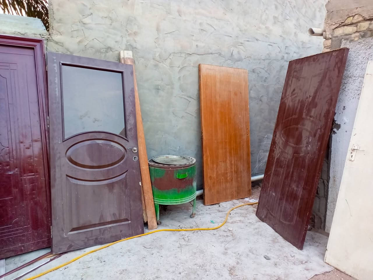 السلام عليكم ورحمة الله وبركاته 

اسواق سفان الرميثة حي المهندسين بسايدين 

الجدد قرب مدرسة الثانويه العراقيه للبنين

المدرسة الاهليه او قرب مجمع ولاية الامير 

نزلت عندي جرابي حديد طابق واحد وطابقين 

اسعار الجرابي ام الطابق الواحد 30 الف قفل 

شرط النضافه شرط القوة 

سعر الجربايه ام الطابقين مع الدرج مالتها 

سعرها 50 الف دينار 

وعندي بيبان خشب طلاكه بدون جرجوبه 

وعندي بيبان مع الجراجيب شرط النضافه 

رقم الهلتف *********** واتساب

***********واتساب

