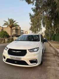 كرايسلر باسفيكا 2024بانزين  • محرك 3600 • لون اسود • تبريد 3 قطع • ابو...