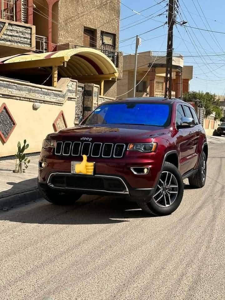 جيب شيروكي ٢٠ رقم بغداد انكليزي مميز وارد امريكي بيها صبغ جاملغ الامامي الايمن والباب خلف العبري بيه شخط صابغينه والبنيد كلير . محركها مبدليله بساتم مال ١٤ بيه ضمان سنه ع البانزين العادي اي دوانز ماكو . سياره جديده داخل وخارج ماشيه ٧٠ مكفوله من اي نقص . ***********
