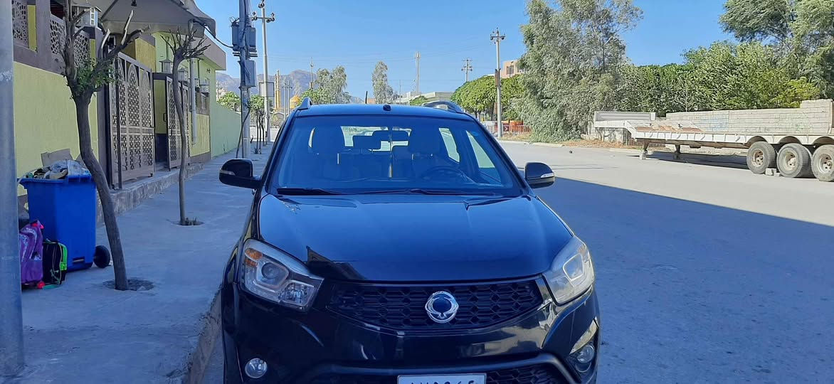 سانگ یانگ کۆڕاندوو مۆدیل ٢٠١٤ بێ بۆیاغ گێڕو مەکینەی بەشەرت تەکانێک دەکات جار جار لەکاتی هەستاندا دواتر عەیبی نیە تۆزیک ساردە کوتی هەیە وەک لەوینەکەدا دیارە ودەستکاری نەکراوە دەبڵ ئەکسل سەڵایت و سەنەوی تا ٢٠٢٤ بی کێشەیە 
*********** رانية, السليمانية
