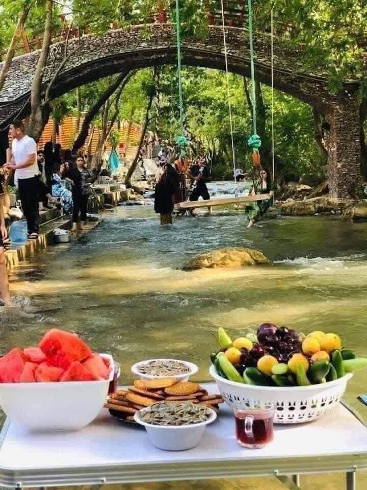🏞️ برنامج رحلة دهوك – زاخو – عقرة
📅 موعد الانطلاق: الخميس  8/6
💰 سعر النفر: 90 ألف دينار ... عوائل فقط.. عوائل فقط 

حفل شواء جميل عائلي مقدم من الشركة

🗓️ اليوم الأول

بعد الوصول واستلام السكن وأخذ قسط من الراحة، تنطلق جولتنا المسائية إلى:

* 🛍️ مودا مول
* 🦁 حديقة الحيوانات
* 🛒 فاميلي مول

🗓️ اليوم الثاني

بعد تناول الإفطار صباحًا، نتوجه إلى:

* 🌊 زاخو
* 💦 شلال شرانش
* 🌿 مصيف برخ
* 🌄 مصيف دشتي تاغ
* 🚠 وفي المساء: تليفريك جبل زاوه

🗓️ اليوم الثالث

بعد الإفطار صباحًا، نزور:

* 💧 شلال كلي أشاوا
* 🌳 مصيف كلي شيرانه
* 🌲 مصيف ڤين
* 🪨 مطعم الكهف
* 🌆 وفي المساء: جولة حرة داخل مدينة دهوك

🗓️ اليوم الرابع

بعد الإفطار ومغادرة السكن، نتوجه إلى:

* 🏞️ مدينة عقرة
* 🌿 مصيف بيرس
* 🌳 مصيف سيبة
* 🍽️ تناول وجبة الغداء في عقرة
* 🏙️ بعدها جولة في أربيل، ثم العودة إلى محافظتنا العزيزة.

✅ البرنامج يشمل

* 🏡 السكن في شاليهات چنار وسط مدينة دهوك.
* 🚌 باصات حديثة ومكيفة.
* 🗺️ جولات سياحية متكاملة.
* 🍳 وجبة إفطار صباحية.
* 👨‍💼 كادر سياحي مرافق.
* 🎁 مسابقات وجوائز طوال الرحلة.

الذهب من الزبيدية الى الزبيدية 
_ للتواصل  حمزة غركان  ***********

✨ أيام مليئة بالطبيعة والأجواء الجميلة والذكريات التي لا تُنسى… احجز مقعدك الآن قبل اكتمال العدد

