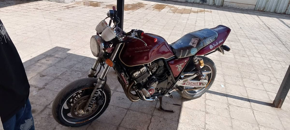 سلام عليكم سيبي  فور جيل اول 16 ولف مكينه مكفوله نقوصات بسيطه كلش السعر مليون و600 وبيه مجال مكاني ديوانيه
*********** 
سلام عليكم سيبي  فور جيل اول 16 ولف مكينه مكفوله نقوصات بسيطه كلش السعر مليون و600 وبيه مجال مكاني ديوانيه
