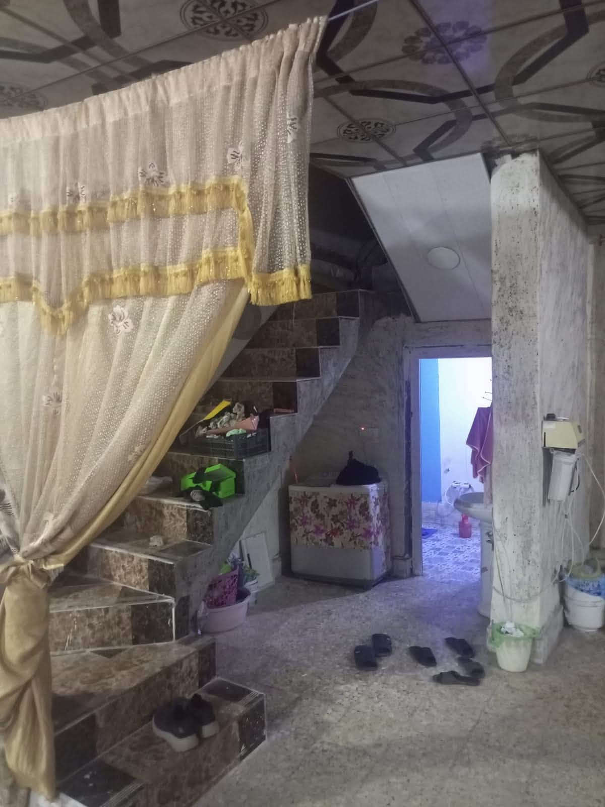 للبيع بيت مساحه 200 متر 🏠 

طابو زراعي صرف 🏠 

طابق واحد 🏡 

سقف مسلح بناء جديد بي نواقص قليله 🏠 

العنوان حي الرسول خلف سكلة البيادر 🏡 

البيت يتكون من 🏡 

غرف نوم عدد 2 🏠 

صاله+ استقبال مطبخ 🏡 

كراج سياره 🚗 

صحيات خراجيه وداخليه 🏠 

(السعر 95 وبي مجال للشراي 💵 )

للأستفسار *********** 📞 ☎️
