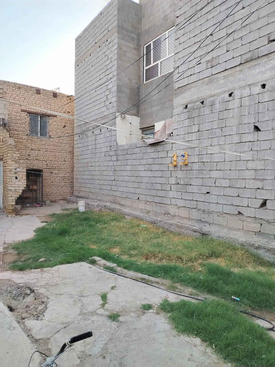 🏡 دار للبيع (يُعتبر تفليش)
📍 الموقع: بهرز – حي القادسية، على الشارع العريض، بالقرب من أسواق صباح الدليمي.

📐 المساحة: 220 م²
📄 النوع: طابو زراعي – سند 25.

✨ موقع مميز وقريب من جميع الخدمات، مناسب لإعادة البناء أو الاستثمار.

💰 السعر: مناسب.

📞 للاستفسار:
***********
