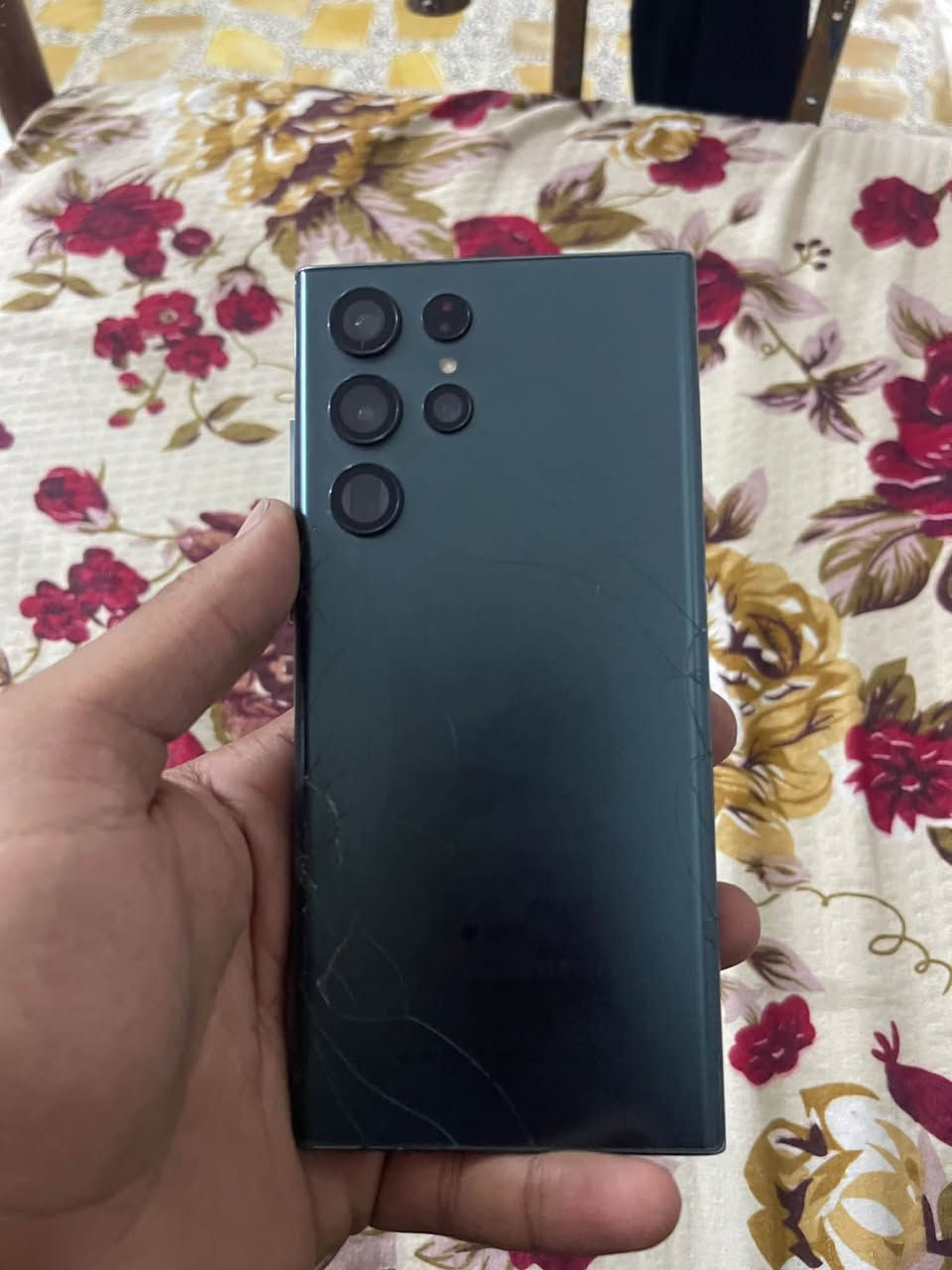 السلام عليكم أي ٢٢ اللتره للبيع الجهاز شاشته بيها مشكله وضهره مكسور ابيعا على هايه الحطه لا تكلي شبي ذاكره ١٢٨ امريكي دبل شريحه سعر ٢٥٠ وبي مجال للشراي توصيل ما عدي مكاني بغداد الحسينيه 
***********
