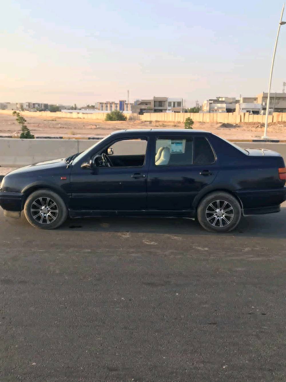 السلام عليكم 
كولف فينتو 1993
سيارة كير اوتو
محرك 2000 لا تنقيص ولا تبخير جديد
كهربائيات شغالة كامل
داخلها جيد 
بيها دمام صوت
بيها شوي نقوصات سهله
تجي تفحص انته هم 
رقمها بغداد 
 سنوية جديدة بسمي ثاني يوم أحول الك
والله شاهد مستعجل على بيعتها لان عندي
 ضرف عارضها ب 45 ورقة
وبيها مجال ان شاءالله
مكاني سامراء رقم *********** بي وتساب
ورحمه ال والديكم المو شراي لا يتعبني بل تعاليق
