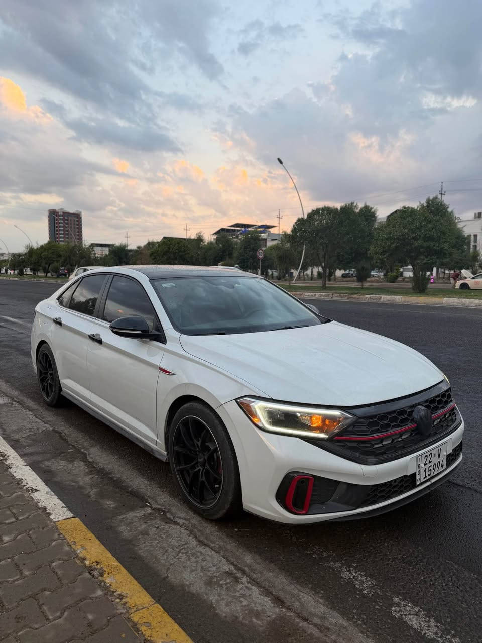 جيتا موديل 2024 SEL PREMIUM 
*********** - ***********
173 وەرەقە 
هەیکەلی کامل کرایتە GLI كامل جوانكاريە 
دەبلي سپورت تاخم ویل و تایەی سپۆرت 
بۆنیت سبوغ لەگەڵ هەندەک pdr لە سندوق
بێ ژۆرێ بێ ناوگرتن پێشی هەمووی بیلادیە 
 بە زەمانی هەموو شتەک 
فوول فوول مواصفات کوشن سارد و گەرم و خزن 
پانۆراما ناو قەیسی بلادی 
ئیرباگ سوکان و شان سیستمە 
گێر مکینە کارەبایەت حماوە تحویل و غرامە بەناو کردن 
هەموو شتەک بەشەرت 
هیکلی زۆر جوانە 
٦٥ هةزار کم روشتية 
بەناوی خۆمە هەموو شتێک بەشەرت
موشتری نی تەلەفۆن مەکە لەگەر رێزم أربيل, العراق
