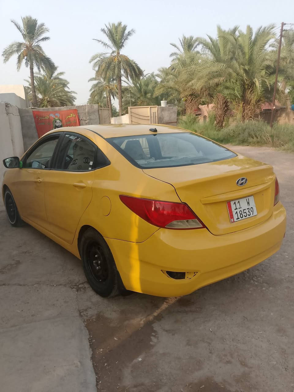 سلام عليكم سيارة اكسنت موديل 13سيارة جاهزة من كير واكسل وباتري وتخم تايرات سيارة بيها جاملق امامي وجاملق خلفي رقم دولي بسمي شرط التحويل مكانها واسط العزيزية سعر خاص واشراي بي خير ويدلل للستفسار ‏‪***********‬‏
