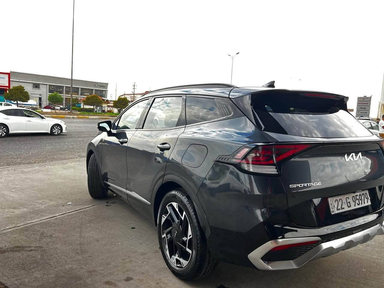 2023 KIA SPORTAGE, SX-PRESTIGE

كيآ سبورتج 2023 مواصفات البرستيج شاصي الطويل الطويله الفئه العاليه sx بريستيج فول مواصفات 
دآخل احمر 
1/1 داخل احمر 🔴
وآرد امريكي حادثه جاملاغ 2 بدون دواخل
المواصفات :
5 كامرات 
كامرات اماميه ، كامره خلفيه ، كامرات المري جانبيه 360 درجه
حساس أمام ، خلفي
بآنوراما 
جنطه كهرباء بصمه
بصمه ، تشغيل ،أبواب ،صندوق ، 
دآخل احمر جلد قرميدي
دواخل الابواب كاربون فايبر بلادي 
الكشنات الاماميه خزن ميموري  كهرباء فول جلد ومداخل usb الكشن
كشنآت تبريد + تتفئه
تتفئه ستيرن وقطعتين تبريد
تشغيل ذاتي ،،سستم صوت 
سماعات هارمن كاردن سستم 🔈
ويل گب فئه بريستيج وتايرات جدد 
سكترات بلكشنات ،، شاشه دجتل 
عرض سينمائي على طول الدشبول متصله 
كيجات الدشبول دجتل كاديلاك
تبريد فول دجتل لمس بيانو 🎹 
تشغيل عن بعد ⚡️،،سايد بريك دكمه بصمه
جنطه كهرباء hold ،، ،،فول تحكم ستيرن مبرمج ،،أوتو هولد ،،أوتو ستوب 
عرض الكامرات،،دكمه حساسات P,,حساسات أمامي،،خلف ،،فول رادارات أمامي ،،خلف ،،جانبي ،، وسطي خلف الأبواب
التحكم بلمقاعد الكهرباء من خلال الشاشه
 ،،فول زنون عدسات أماميه ،،حاجب لدات زنون وبروجكترات زنون ،، فول لدات خلفيه وشمعات
تحديد مسار،،سياقه ذاتيه ،،خطوط الشارع ،،
قياده الكترونيه ، بنضام كروز السرعه،،شحن لاسلكي آيفون
نضام الترحيب بليدات ،،فول أستشعارات ،،تبريد منفصل ذكي
دكمه تحكم نضام المنحدرات  
اشارات مري رقم اربيل بأاسمي  
السعر 190 مجال بسيط
المكان بغداد الرصافة للأستفسار ***********
