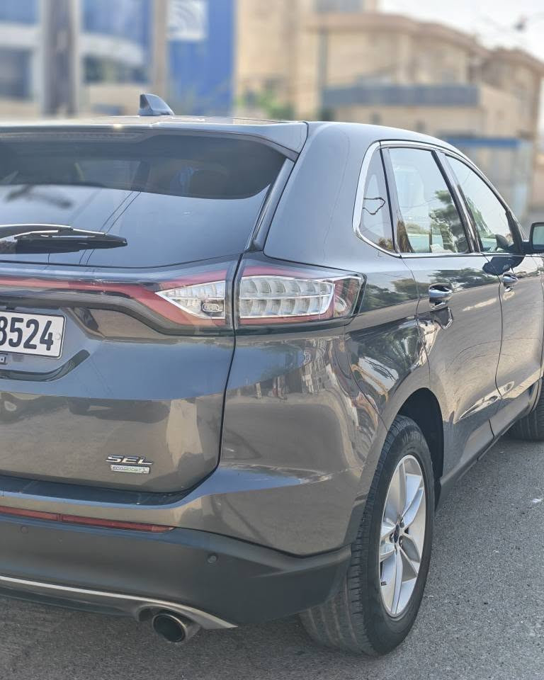 فورد إيدج (Ford Edge) موديل 2017 - فئة SEL
​النوع والفئة: فورد إيدج SEL  
​الموديل: 2017
​المحرك: 4 سلندر  2.0 إيكوبوست (EcoBoost) توربو، اقتصادي وقوي  
​نظام الدفع: دفع أمامي / رباعي (AWD)
​كاميرا خلفية مع حساسات توقف  
​بصمة تشغيل مع نظام دخول ذكي على الأبواب
هاند بريك اوتو
​تحكم ستيرن كامل ومثبت سرعة
​تبريد قطعتين دبل ماكينة عالي الكفاءة
​إضاءة LED نهارية ومصابيح خلفية حديثة  
​دبل صالنصة كروم وويل كب بلادي مقاس 18  
​نظام مانع انزلاق (ABS / ESP) وأنظمة أمان متكاملة
ماشي ١٧٧ 
سيارة كلين تايتل   بي شبر بارد بل باب سكن
سعر ١٤٠ بي مجال
شراي یخابر *********** كركوك, العراق
