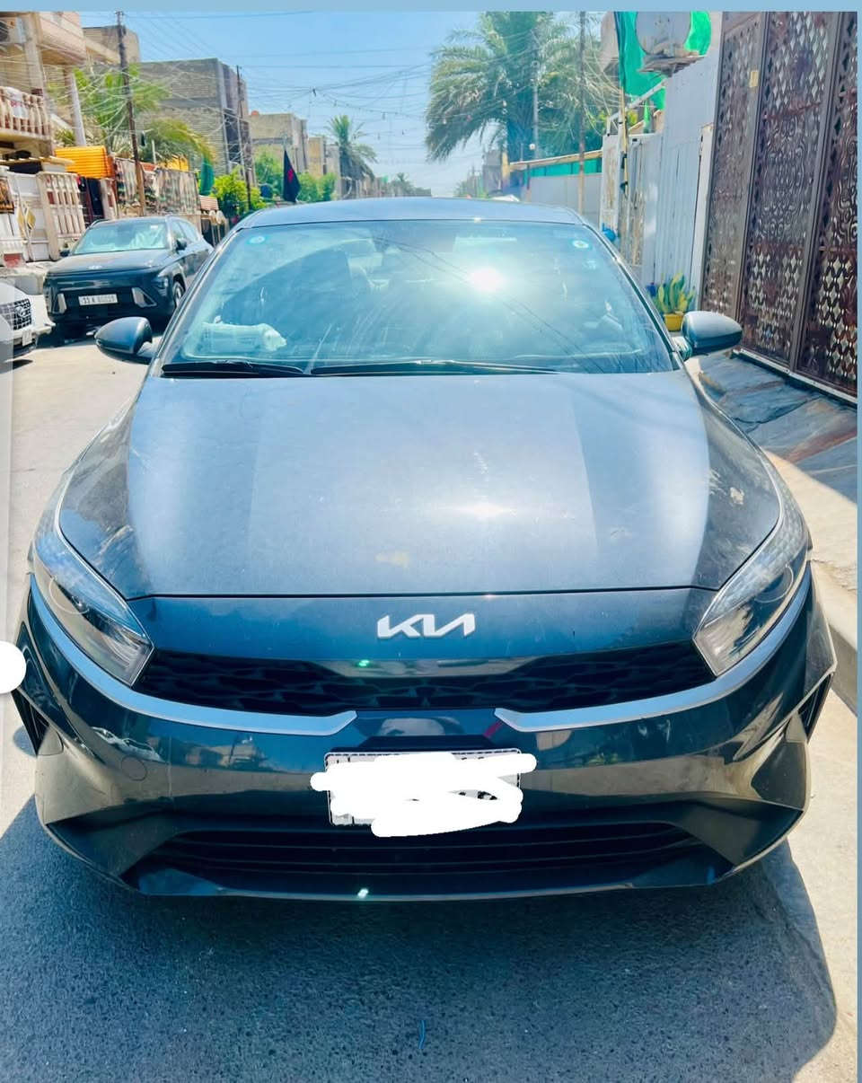 فورتي 23 فئة lx ماشية 33الف سياره نظيفه جدا على ايدي حادثها جاملغ خلفي فقط مرقم بغداد بأسمي سعر157 وبيها مجال بسيط. 
للاستفسار واتساب. ***********
