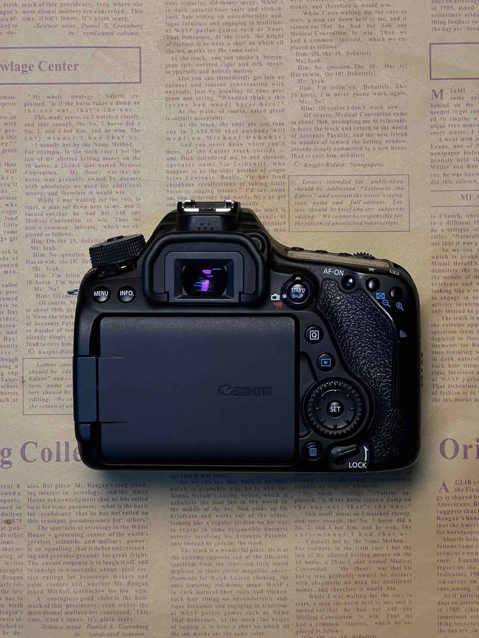 ⭕️مستعجل عل بيع ⭕️

كامرة canon 80D نضافتها 99‎%
ترهم تصوير يومي و بورتريه و تصوير طبيعة ‎
استخدام شخصي 
1- عدسة 18-135 
2- عدسة 18-55 
3- عدة تنضيف الكامرة 
4- بطاريتين اصليات 
5- شاحنة البطارية اصلية 
6- جنطة كامرة هدية 
7- مايك هدية مع الكامرة يرهم للموبايل هم 
الكامرة كلش نضيفة و اشتريتها جديدة استخدامها فقط موسم محرم

السعر 660 كسر 
مستعجل عل بيع
تفاصيل | ***********
