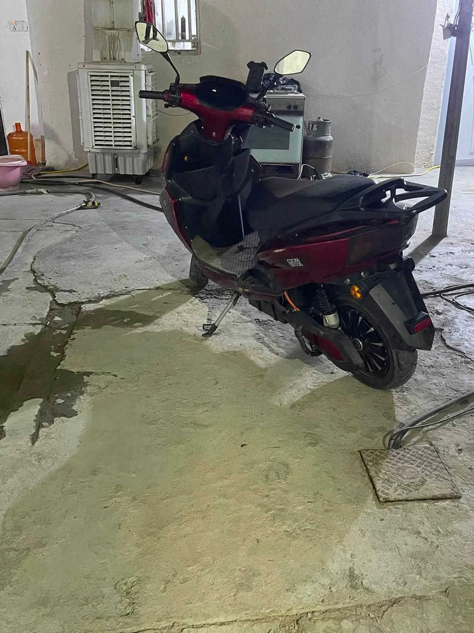 سلام عليكم  دراجه للبيع شحن ام تي ار ملف2000نضيف  بطاريات نضيفه بس بيه ضربات قليل كفرات يعني ضرباته كله كفرات قليله ضرباته ماخذه مليون300ورايده975. ***********
