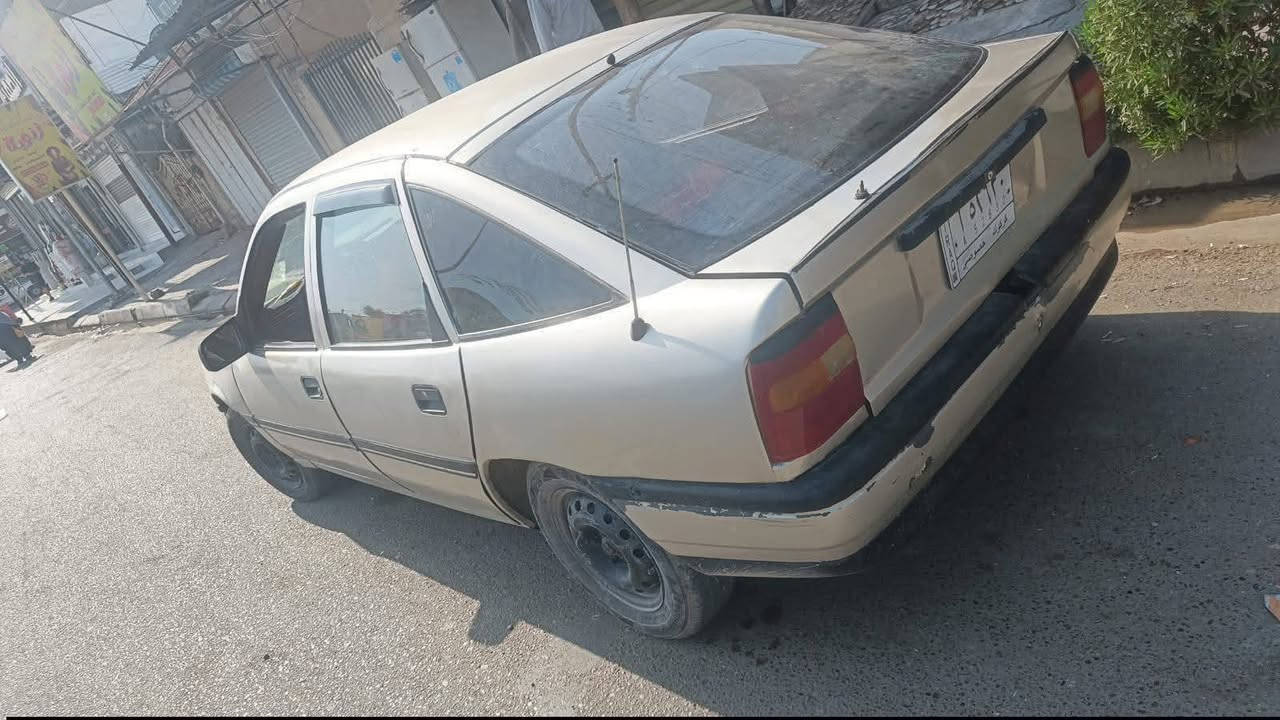 اوبل فكترا  1991 حجم 1.6 قايش عريض 
رقم كركوك مشروع وطني دفتر بانزبن 
..جافيه صفح السياره وسقف معجون 
سعر 22 وبي مجال  ..يرهم مراوس شراي تعال خاص 
***********
