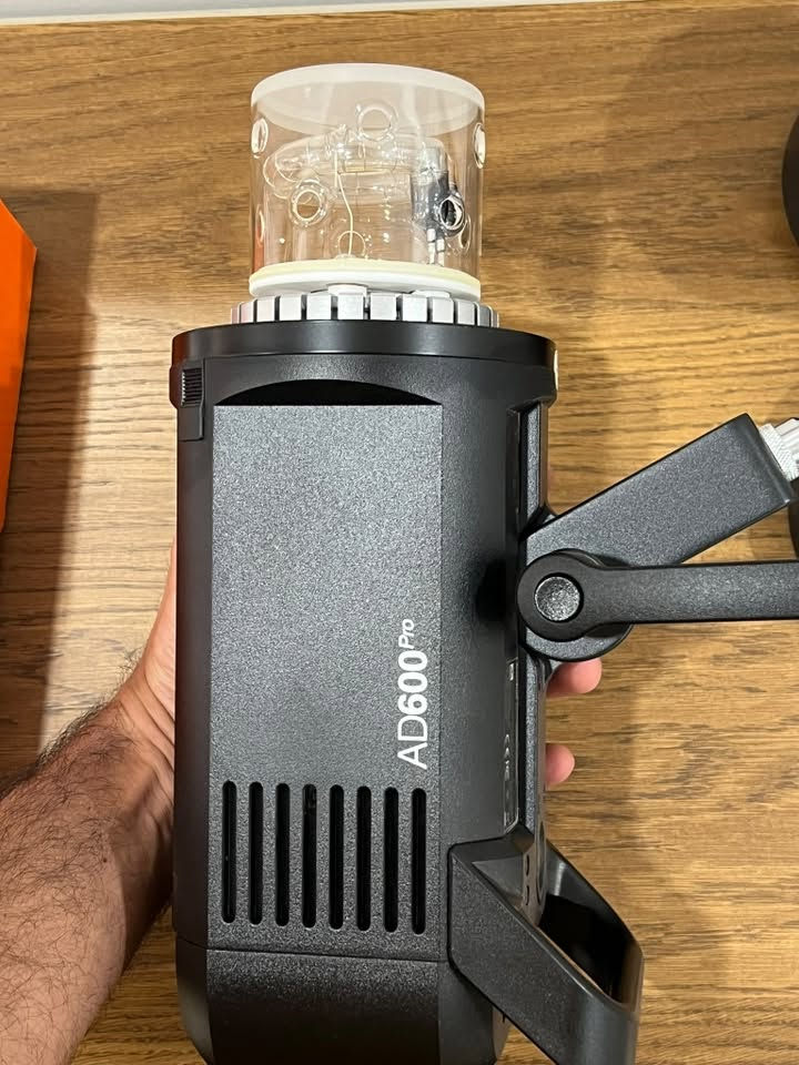 للبيع

اضاءة فلاش كودوكس ad600 pro 

نظافة ١٠٠٪؜ استخدام كم مرة

السعر ٦٥٠ الف  💵

—————————————

اضاءة فلاش كودوكس ad200 pro 

نظافة ١٠٠٪؜ مع ملحقات موضحة بالصور 

السعر ٢٥٠ الف  💵

 ——————————————
بغداد / اليرموك

***********

تحياتي
