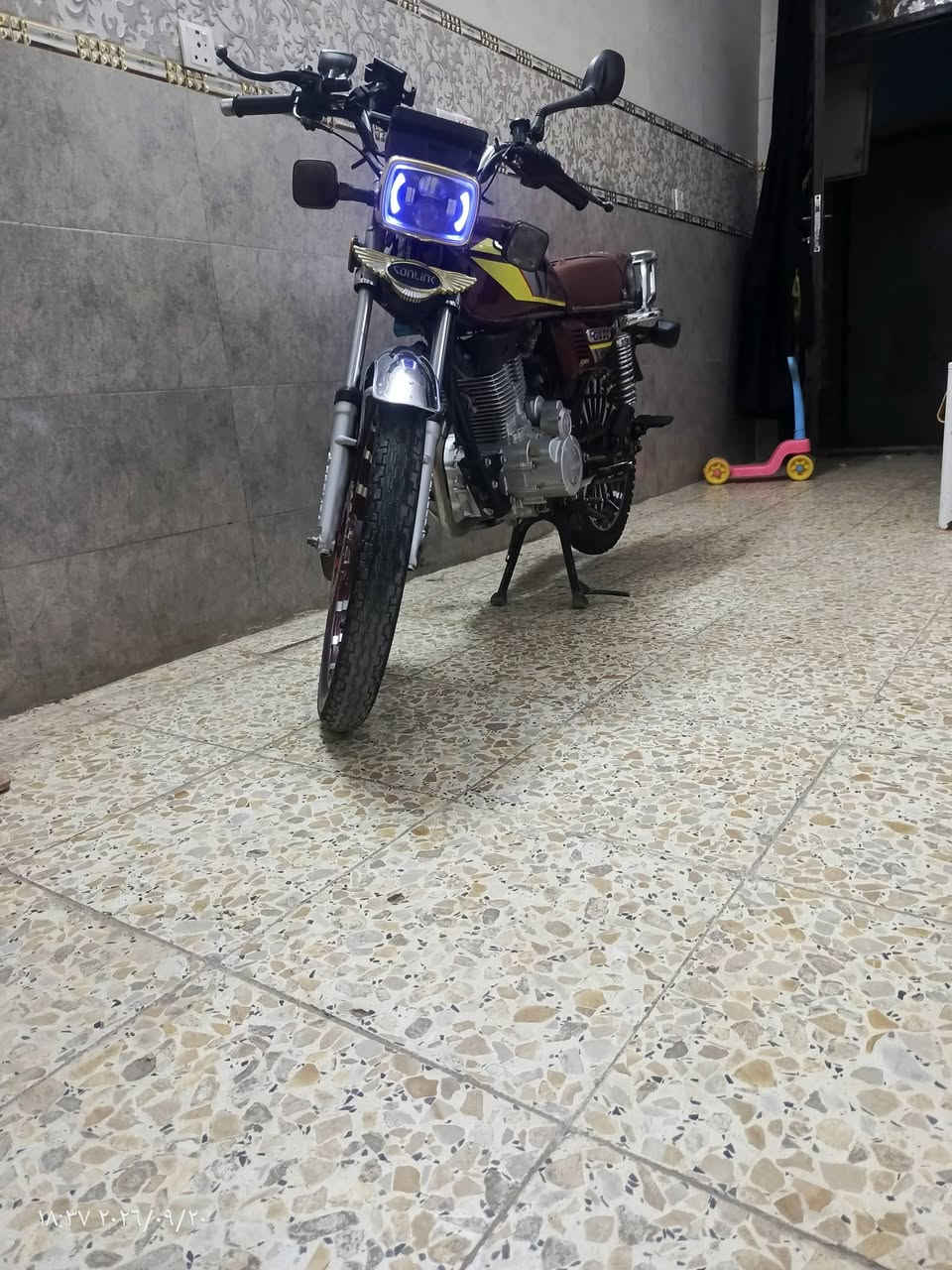 ايراني موديل 24جديده مكينه برغي مامفتوح بيهه مكينه 200Cc
مكاني بغداد الشعلة 

دراجه هنندر سلف نكرة اوراق كاملة 

فقط شاشة طفت وكع مي عليه

كهربائيات كلها شغاله سعر 600 وبيها مجال حك الجية ***********

نص مكتوب في الصور:
- ۱۷:۳۸ ۲۰۲۶/۰۹/۲۰
- ١٧:٣٩ ٢٠٢٦/٠٩/٠٢
- ١٨:٣٧ ٢٠٢٦/٠٩/٢٠