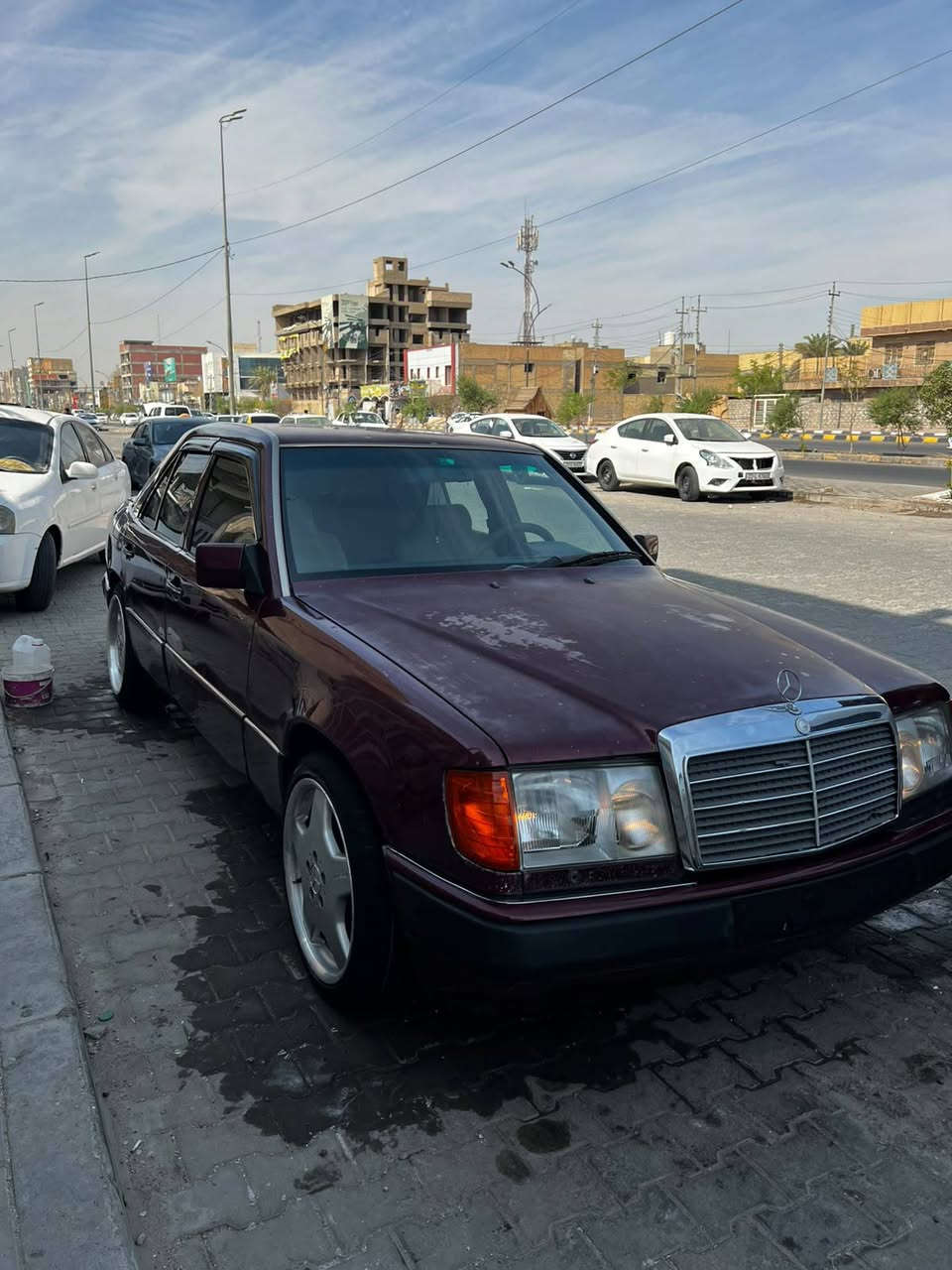 السلام عليكم 
للبيع مارسدس دب W124
وارد يابان
محرك وكير بلاد 300 جدد ستوني مصعدهن 
قواعد دبل بلاد بدون تصليح 
السياره فقط جارده اي ضرر مابيها 
حداديه واكسل جدد ABS شغال
ويل كب AMG اصلي تخم تأير جدد
كهربائيات كلها بلاديه كلشي بيها شغال
4 جام كهرباء
رقم بغداد الماني شرط التحويل 
السعر 55 مكاني بالنجف
للاستفسار ***********
