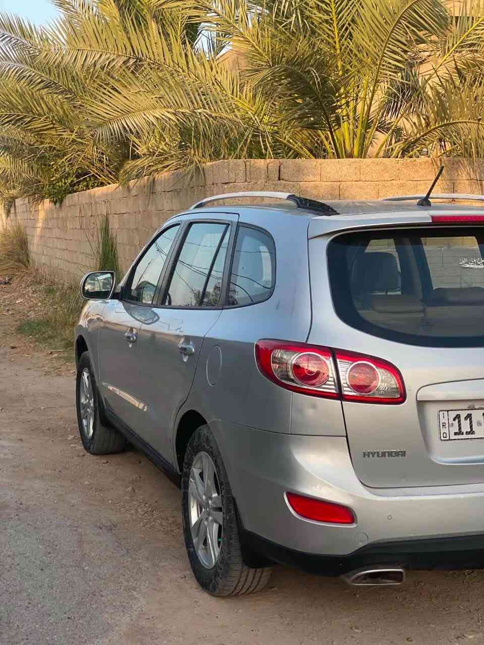 سنتافي خليجية فول مواصفات موديل ٢٠١٠
السيارة فول مواصفات ١/١ 
🔸المحرك ٦ سلندر ٣٥٠٠ مكفول 
🔸گير ٦ سرعات مكفول 
🔸٧ راكب و ٣ قطع تبريد 
🔸فتحة سقف الكترونية 
🔸حساسات امامية وخلفية
🔸المري شفط وبيهن اشاير 
🔸كشنات كهرباء 
🔸تحكم ستيرن 
🔸جنطة كهرباء 
🔸دفع رباعي ذكي بي تحكم
بيها صبغ قطعتين وشي بسيط من البنيد بسبب الجراد وصور السيارة قبل الصبغ موجودات السيارة بدون حادث مكفوله من الحادث والضربه والكص  والعيب الشرعي 
السيارة جاهزة للاخير صدر جديد وادامة كاملة وتايرات نص عمر وحدادية ممتازة 
رقمها بغداد انكليزي وهزتها جديدة تحويل ثاني يوم 
السعر ١٣٢ وبيها مجال بسيط 
للاستفسار اكثر ***********
