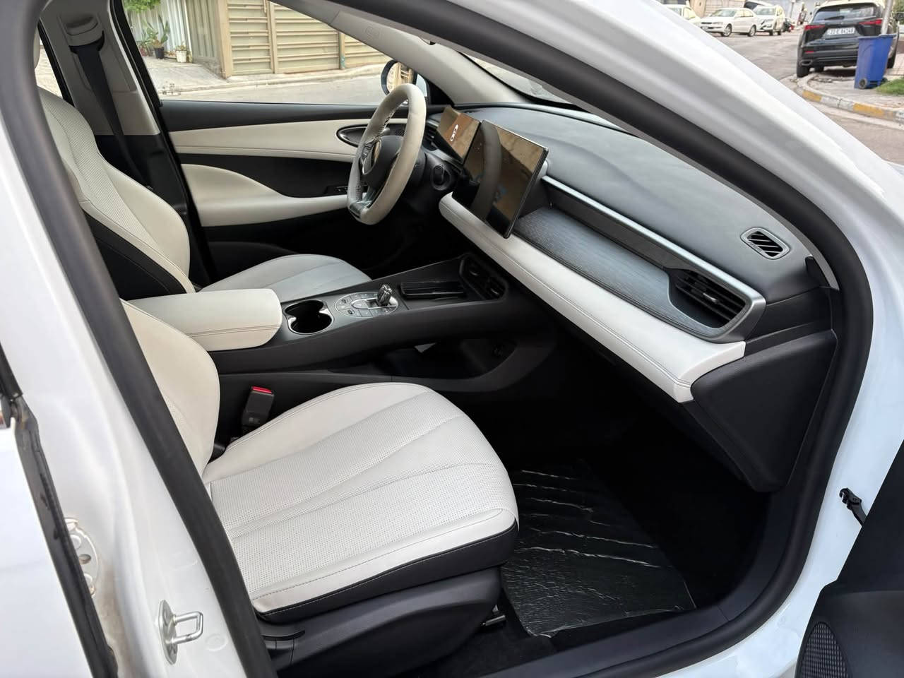 للبيع | BYD Seal 5 موديل 2025
بي واي دي سيل 5 موديل 2025

أعلى فئة

المواصفات:

✔️ فتحة سقف

✔️ نظام المحافظة على المسار

✔️ 13 كاميرا

✔️ شاشة كبيرة

✔️ بصمة تشغيل ودخول

✔️ حساسات أمامية وخلفية

✔️ كاميرا 360

✔️ مقاعد جلد

✔️ جميع أنظمة الأمان والقيادة الذكية

✔️ رادارات 

ممشى السياره 9000 الكلي
الممشى على الشحن EV 6000
الممشى على البانزين HEV 3000

السيارة نظيفة جداً

📍مرقمة بغداد

للاستفسار ***********

