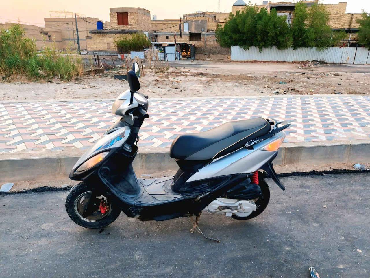 سلام عليكم دراجه للبيع كامكو جي فور محرك 150فحل مكفوله كفاله عامه بك لايت كرستال تجي واتشوف بعينك مكاني شطره الحولي الاتصال ***********سعرها 450
