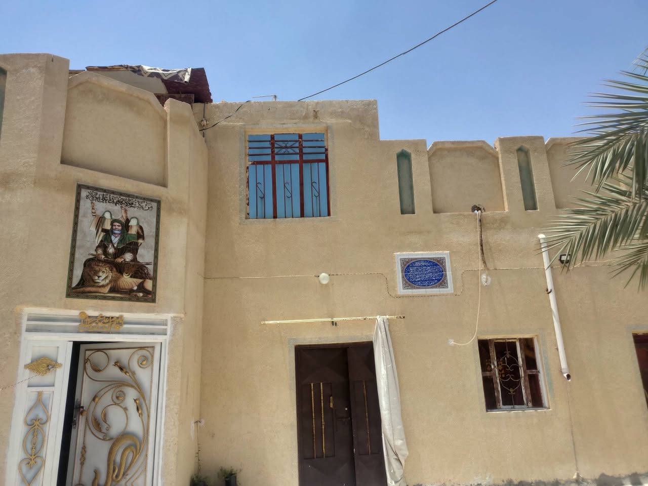 السلام عليكم 
بيت للبيع حي الزهراء زراعي 
قريب العبره عن جامع الزهراء ع ثلاث افرع البيت جاهز من كل شي بس تخلي غراضك وتسكن يحتوي على غرفتين وصاله ومطبخ وبراني وصحيات خارجيه وداخليه وخط مولد وخط نت الارضيه كلها سيراميك هذا رقمي الخاص *********** السعر 60 قفل البيت مسجل معامله بالطابو
