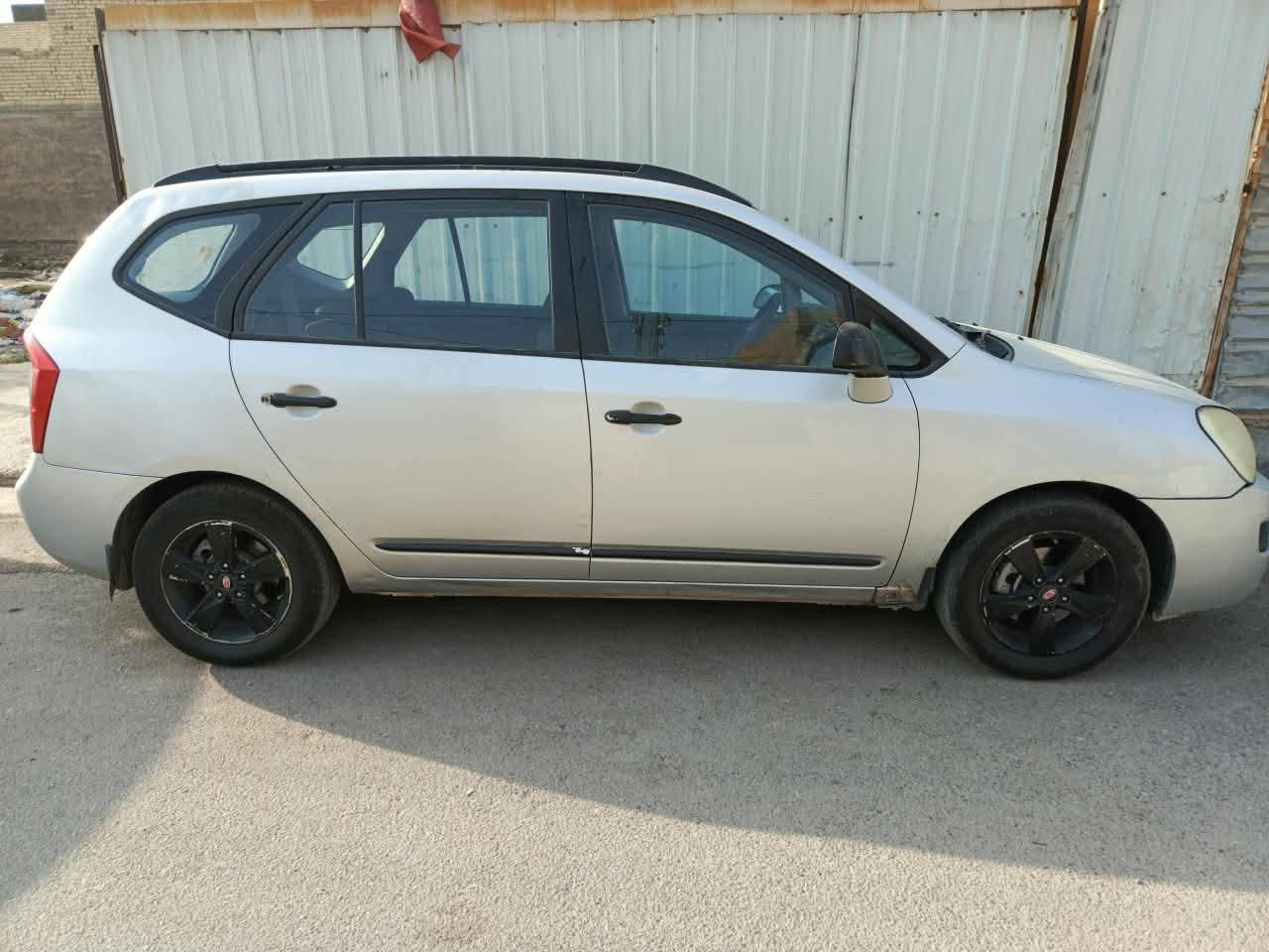 للبيع كيا كارنز موديل 2008 لون سلفر مكينة 2000 دوش بيها صبغ بنيد وجاملغ الخلفي اثر جراد السعر 82 وبيها مجال الاتصال ***********
