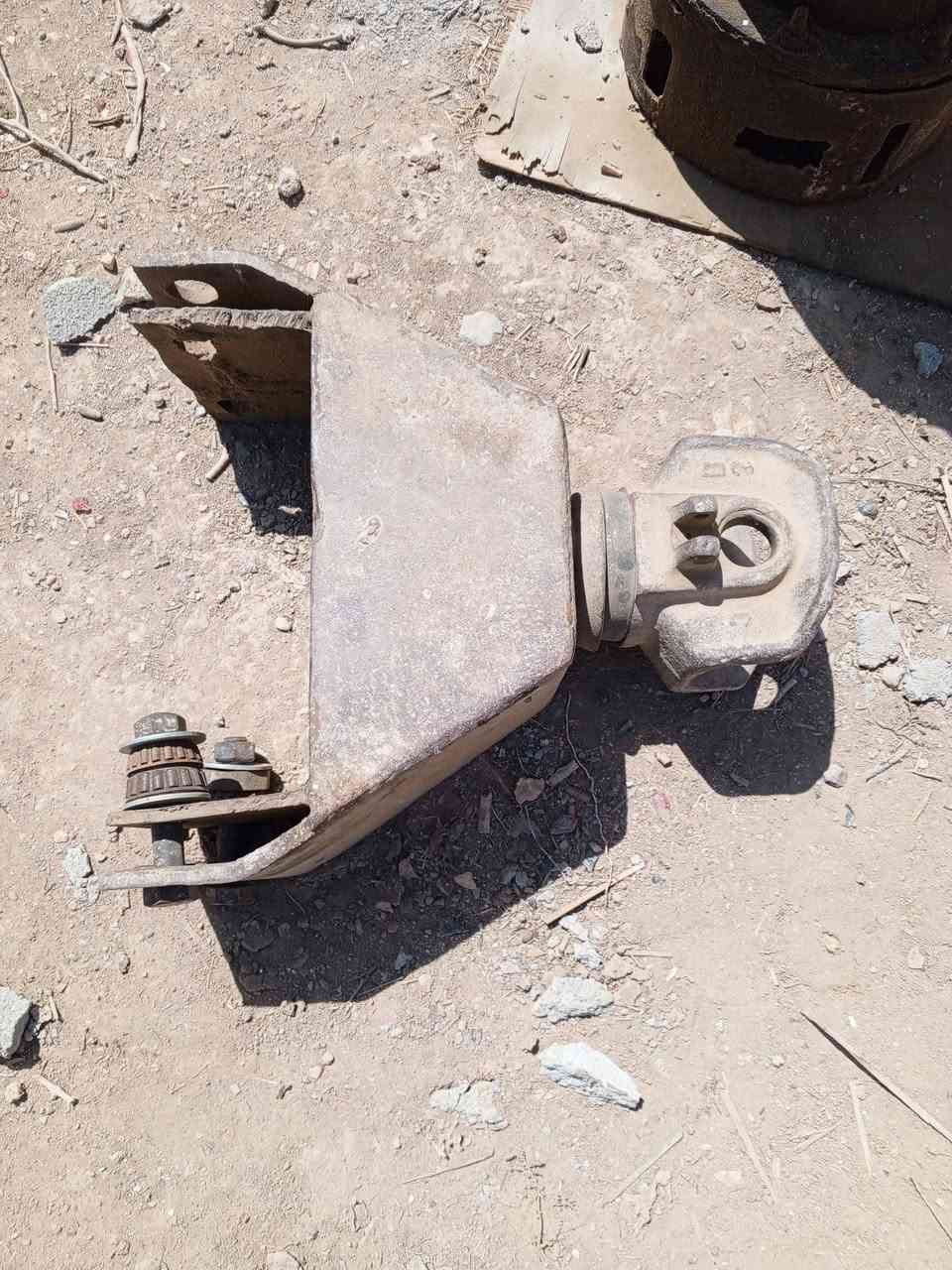 سلام عليكم شباب هوك عنتر بلادي حته ربله مبدله جديده سعره 150الف
والثاني هوك مال فيات اليزر ويرهم على العنتر سعره 200جديد مامستخدم هواي المكان ميسان ناحيه سلام 
رقم الهاتف ***********
