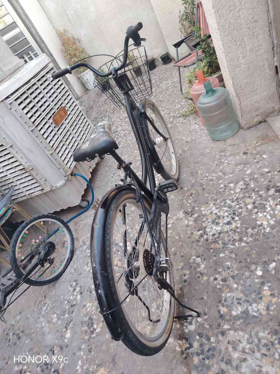 سلام عليكم شباب باسكل بناتي للبيع ناقصه سيبايه ولكشن ماله شويه تعبان اريده 70 وبي مجال للطيبين للاستفسار***********
