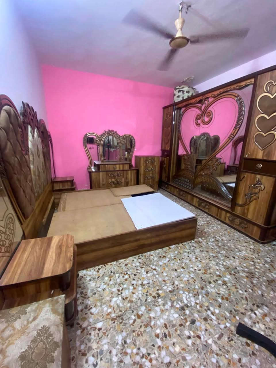 غرفه ماليزي للبيع كفاءات السيديه
***********

