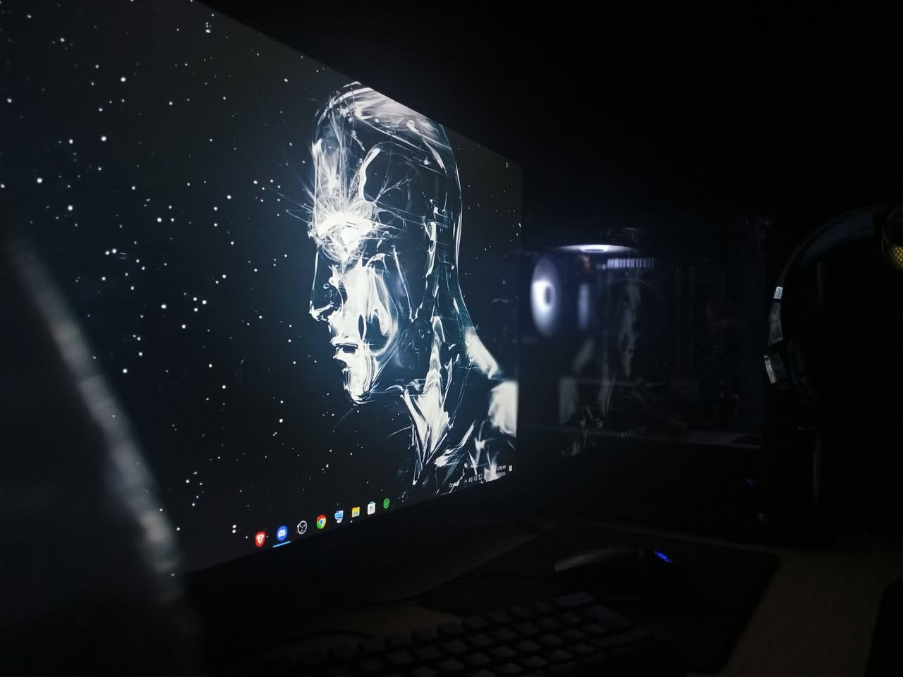 تجميعة بيسي اقتصادية مع شاشة
• المعالج: Ryzen 5 2600 (6 أنوية و 12 خيط - أداء قوي ومستقر)
• كرت الشاشة: GTX 1650 Super 4GB (يشغل أغلب الألعاب بسلاسة)
• الرامات: 16GB (8x2) بسرعة high 3600MHz
• التخزين: 128GB SSD للنظام + 1TB HDD للملفات والألعاب
• المذربورد: ASRock ممتازة بـ 4 خانات رامات (قابلة للتطوير المستقبلي للرام والمعالج)
• مزود الطاقة (باور): 650W (كافي وزيادة لتطويرات مستقبليّة)
• الشاشة: حجم كبير 32 بوصة HD تردد 60Hz

💰 السعر: 700 ألف دينار (وبيها مجال للطيبين)
📌 الموقع: [كربلاء ، وتوصيل موجود ]
📩 للتواصل والطلب: واتساب ***********
