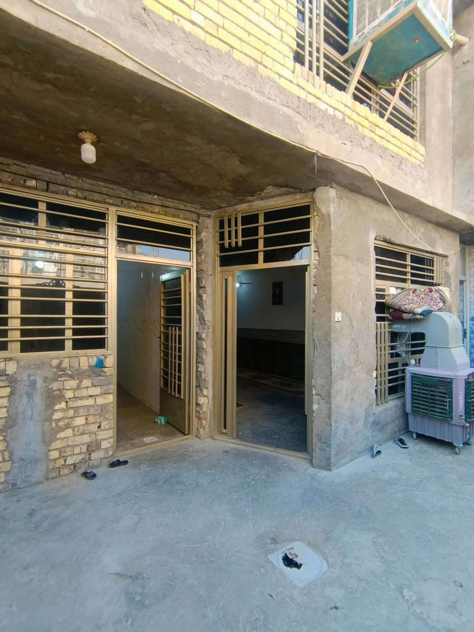 سلام عليكم توفر عندي بيت للبيع 100متر --جبها8--نزال-- 12ونص--- البيت طابقين ركن زراعي سند 25 منطقة كامله كل خدمات مي مجاري كهرباء تبليط سند وكاله موجودات موقع البيت بلديات ضباط خلف الصحفيين قرب مدرسه زين القوس منطقة حي الامير الاستفسار اكثر***********  السعر خاص رد واتساب ماسنجر حسن للعقار
