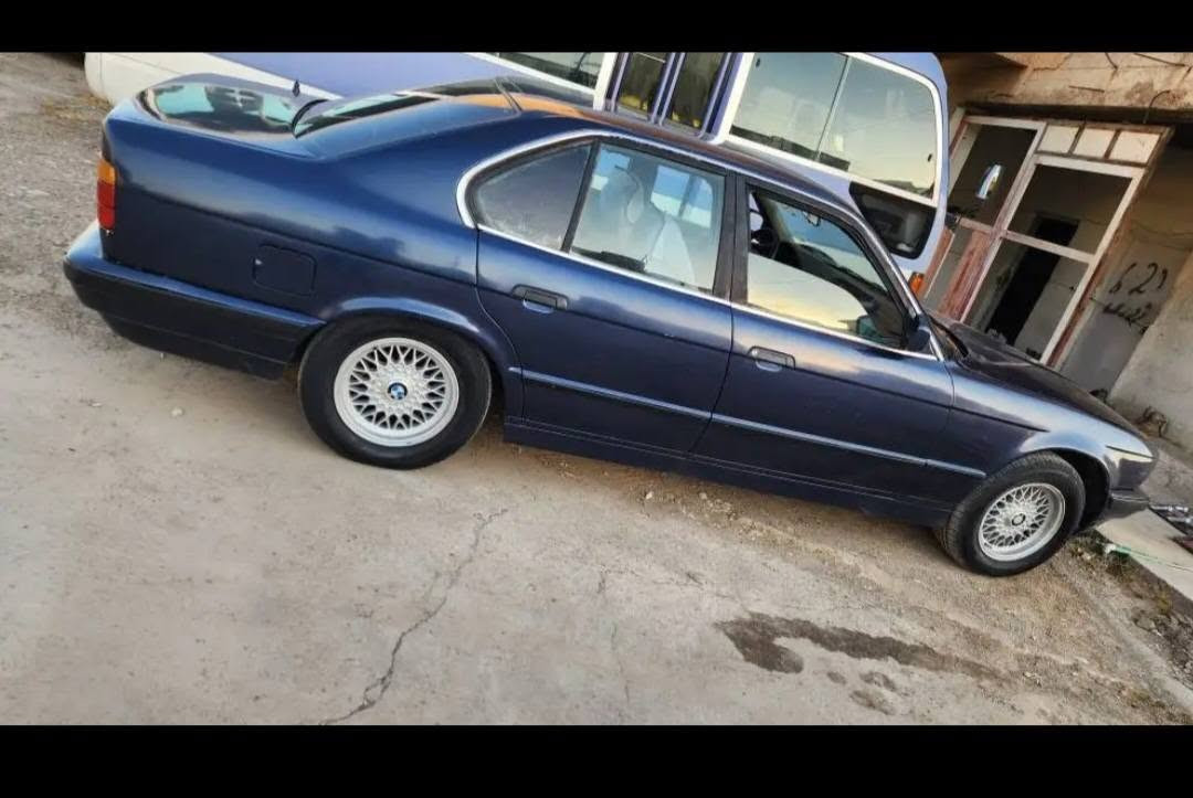 قوفلي 33ورقه تحويل وكاله شه رت
Bmwمؤديل 1993
525تؤماتيك فوله به س سيلايت نيه تحويل وكاله شه رت بئش و باش كه بس جوار تايه ويل نوئ ته قه و ره قه به شه رت كئر مكينه كاربايي به شه رت 
سحري 33ورقه قوفلي شوين روفيا بؤ معامله تيل مه كه سحر بلاش بلاش داناوه☎️*********** أربيل, العراق

