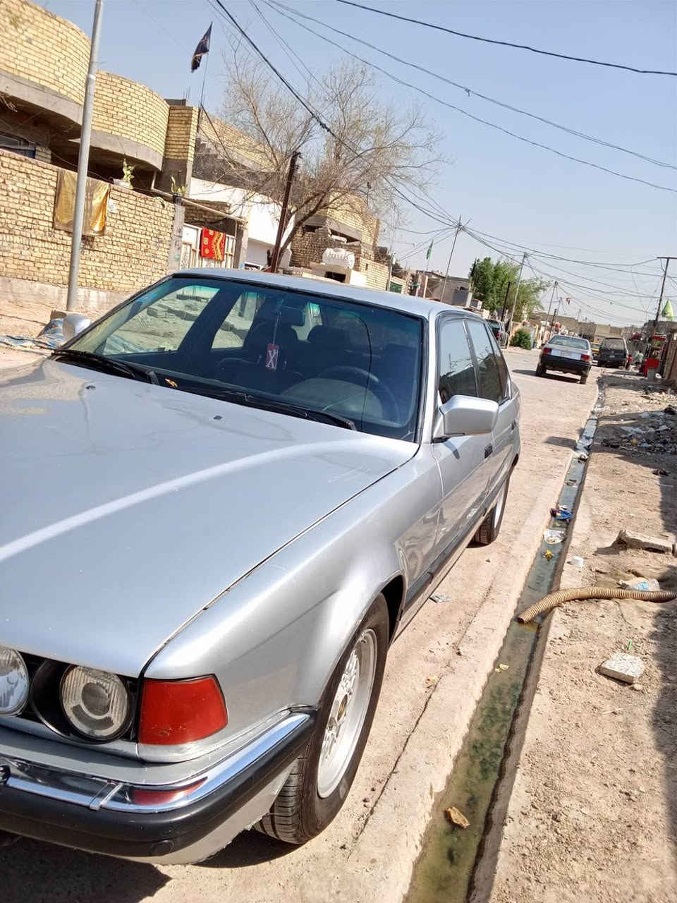 السلام عليكم

للبيع بي إم دبليو730 اصل بيها محرك 35 محرك كير جدد تبريد شغال ثلج داخلها جلد اصلي كهربائي امامي والخلفي فتحة سقف شغالة 3 بردات بلاد جام دبل شغال دبل جكمجة دبل ايرباك حساسات امامية خلفية سكليتر كهرباء صبغ جمالية بيها الجاملغ الخلفي تصليح بسيط فقط تخم اطارات جدد باتري جديد على الضمان دبل كميوتر بغداد بسمي سنوية 27 السعر 60 وبيها مجال قليل الاتصال *********** بغداد, العراق
