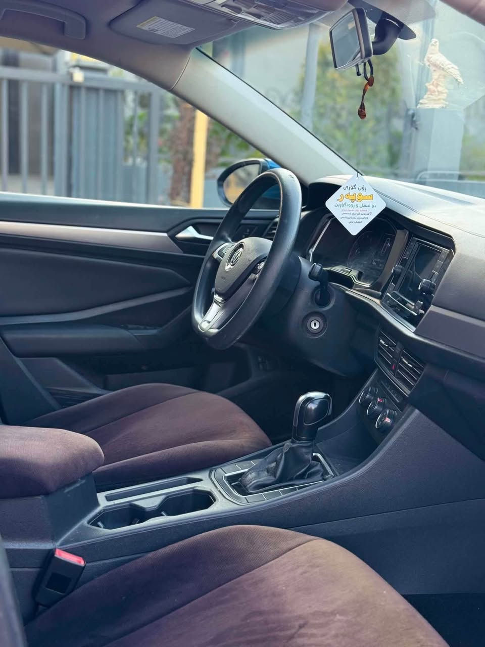 Jetta2021S
یەک پارچە سبوخ یەک تەحدیل بێ ژۆرێ بێ ئێرباگ تەحویل وەکەلە بەشەرت 18 وەرەقەو نیو خارەمەی لەسەرە پاش مەحمەلەی دەدرێتەوە 
ژم📲:7504841031 أربيل, العراق
