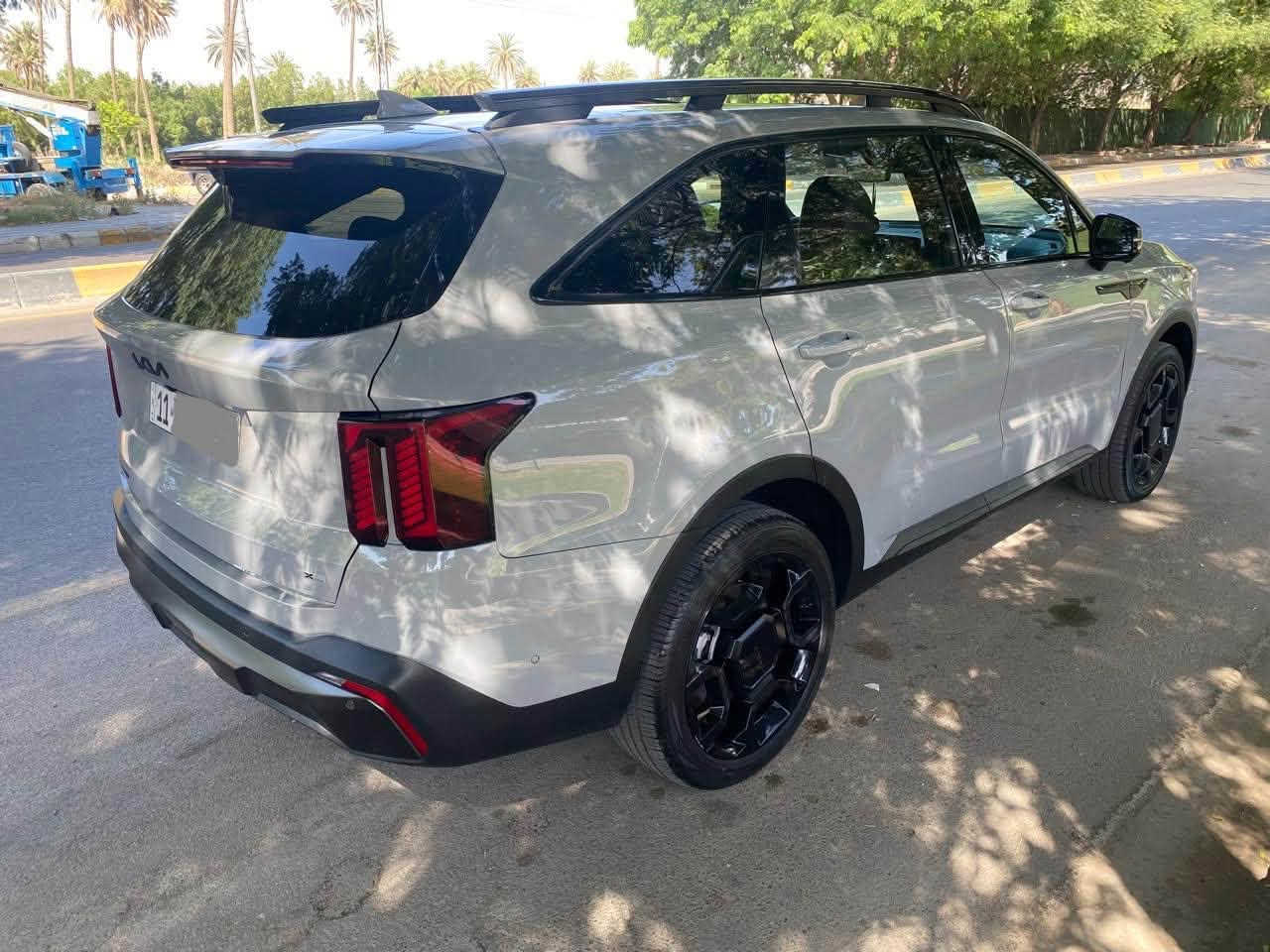 KIA SORENTO VIP X LINE SX PRSTEG 
موديل 2025
مكينه 2500 توربو
بلاك ادشن 
دفع رباعي او ثناتي 
بانوراما 
سياحي ٦ راكب 
٦ حساسات اماميه 
٦ حساسات خلفيه 
٥ رادارات اماميه 
قياده ذاتيه  
تحديد مسار
تخشيب طبيعي 
توقف ذاتي امامي خلفي 
كشنات جلد 
تدفئه تبريد كشنات امامي خلفي 
سقف كنتاره 
شاشه متصله 
٦ كامرات 
بالاضافه المرايه الوسطيه شاشه وكامره
٥ وضعيات قياده 
شاشة تبريد 
خزن ميموري كشنات 
تبريد خلفي 
اضائه امامي خلفي LED اضائه لمس 
مثبت سرعه 
تصحيح مسار 
شحن لاسلكي 
قلاب كشنات كهربائي 
رادارات جاانبي 
منبه استطدام
من تطي اشاره تبين الك الصفحه بالشاشه وتو هولد 
هندبريك بصمه 
A طفاء بالزدحام ومن دوس بانزين تشتغل وتمشي 
مثبة سرعه بالنحدارات
P تطفي وتشغل حساسات
تدفئة ستيرن 
ترحيب عن القتراب 
مرري شفط تفتح ويه الترحيب 
ماشيه 19 الف كيلو
بردات جانبيه 
حادثه تبديل بنيد فقط ومصبوغ وبارد بالجاملغ والباقي كله مكفول لغد شاصي وغيره
لغد و شاصي كفاله 
السياره كلش جديده ونظيفه بعده تراي
سعر 29.000 $  وبيها مجال
رقم الهاتف ***********
السياره جديده ما يعجبك السعر او التفاصيل اعبر المنشور لا ادوخ راسك بلا تعليقات سلبيه
صور الحادث وي المنشور
