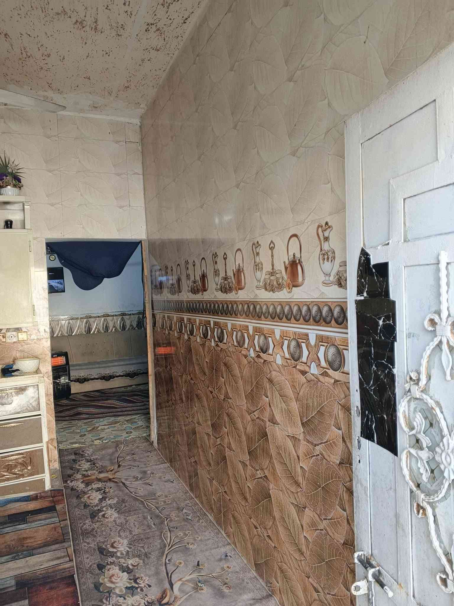 دار البيع مساحه الدار 180 متر طابقين المعاره حي السجاد شارع حسين ابو دهن السعر 60 بي مجال للاستفسار الاتصال على رقم ***********
