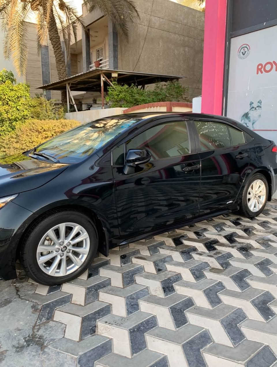 السلام عليكم.
COROLLA. HYBRID. LE. AWD. 2024
ياباني وارد امريكي دخول جديد  استيراد شخصي حادث دعاميه اماميه فقط ومبدله دعاميه اصليه نفس اللون. بدون دواخل وبدون ايرباك. 
محرك 1800 هايبرد. 
السياره بأسمي وشرط التحويل. 
رقم مميز بغداد. 
ماشيه 12 الف مايل ممشى قليل جدا. 
تحديد مسار. 
سياقه ذاتيه. 
فول تحكمات. 
بصمه ابواب. 
دخول ذكي. 
بصمه تشغيل. 
سايد بريك بصمه. 
اوتو هولد بصمه. 
رادار امامي خلفي. 
شاشه كار بلي.  
ويل كب+تخم تاير جديد يوكهاما ياباني. 
السياره جديده بمعنه الكلمه. 
العنوان بغداد. 
السعر خاص او الاتصال. 
***********

