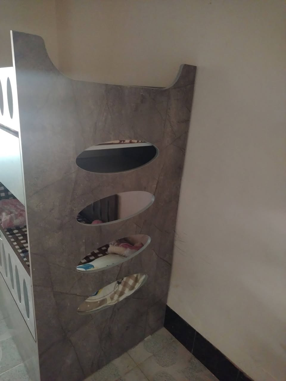 جربايات للبيع عنون اسره مفقودين
جربايه طابقين جديد ام حوض سعره 125
جربايه حديد سعره 35 عدد 2
جربايه اطفال سعره 25
***********
