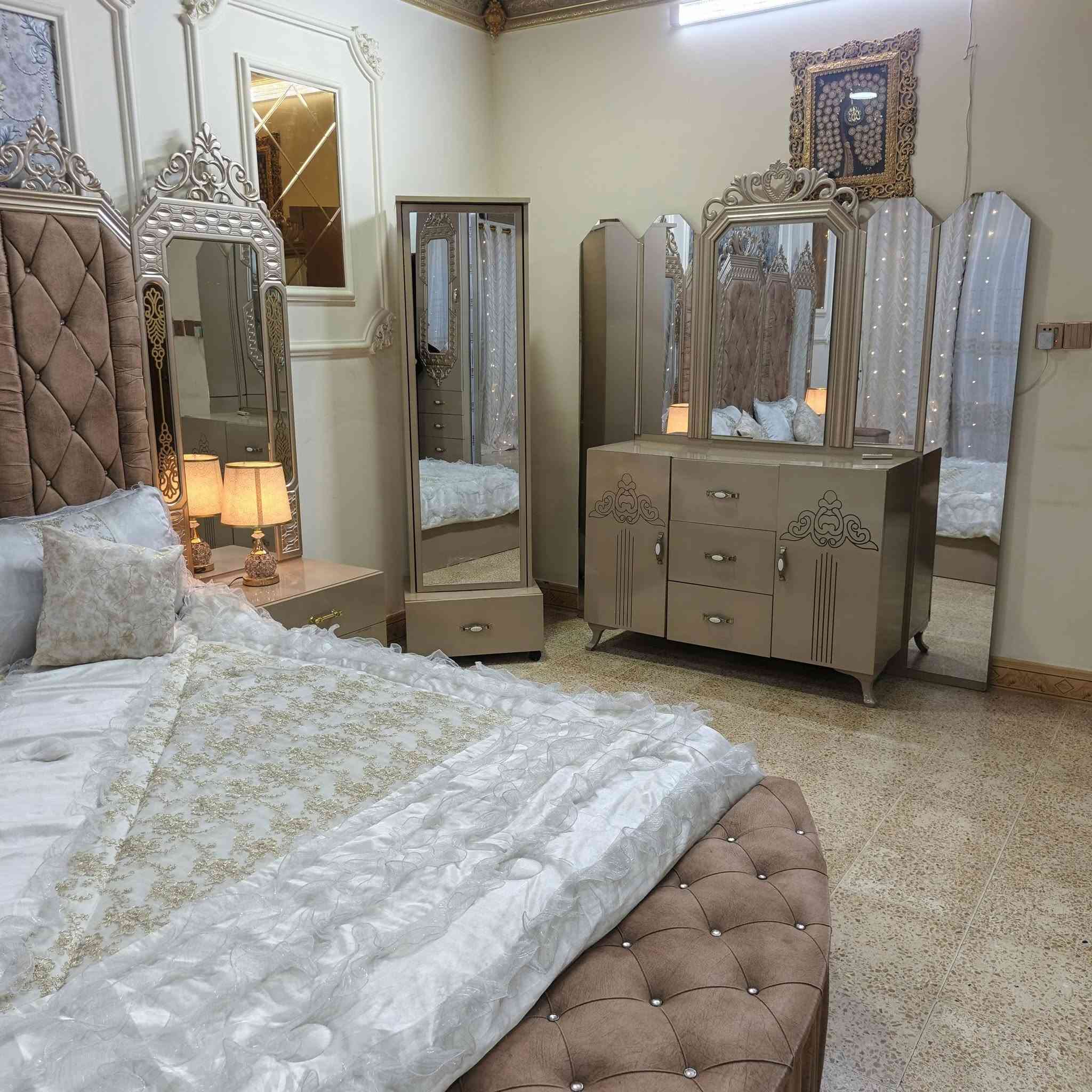 غرفه تركي للبيع مستخدمه شي قليل تواصل مكان سامراء ***********
