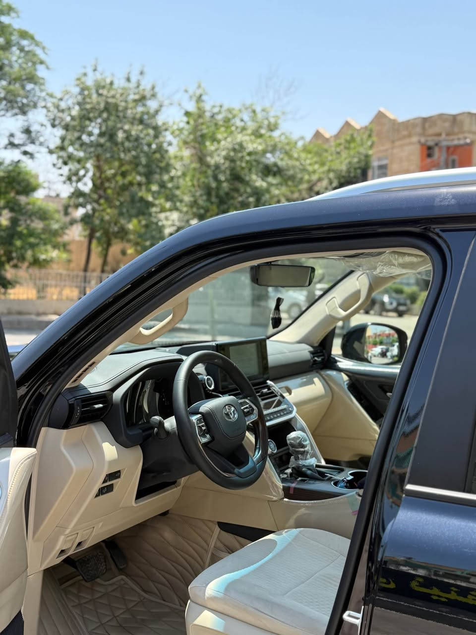 Land Cruiser gxr 2025
18000 kilo matr roshtwa 
Kamll ppf 
Yak dasta la shareka 
Be boyax be sard 
*********** السليمانية, العراق
