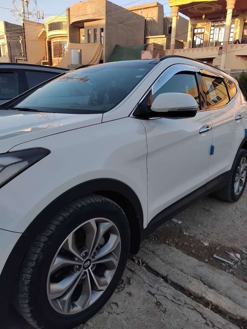 ..
✅هونداي-سنتافي.لمتد-V6 2016✅
         ✅-Hyundai-Santafe-2016- 6V✅
             🚫خليجي 🚫
               فول موصفات 1/1  للمتد 6V
....................................................................................
⛔مواصفات⛔ 
المسافة المقطوعة /93 الف كيلو شرط 120 ادك جرس
رقم شمالي : اربيل 

1.موديل 2016
2.لون أبيض ثلجي
3. محرك 3300 دوش V6 ..( ٦سلندر )
4.بصمه تشغيل ( بصمه عدد 2 شركه )
5.بصمه ابواب +بصمه صندوق
6.سقف بانروما 
7.هاند بيرك بصمه 
9. أوتو هولد 
10.كشنات سايق +سكن كهربائي  
11. كامره خلفيه بلاديه
12.حساس خلفي
13.فول تحكم سترين
14. مثبت سرعه
15. 3نظمه قياده 
AWD.16 .. فور ويل درايف 
16.تبريد لمس 
17. تبريد مركزي (3قطع تبريد )
18..7 راكب 
19.ويل كروم حجم 19
20.مري شفط 
21.أشاير مري 
22. زركات ماء بداعاميه 
23.يدات ابواب نيكل
24.دبل اكزوز (دبل صالنصه
.25 نظام منحدرات 
26 نظام ABS
...27بردات خلفيه 
...................................................................... 
🔴سيارة مكفوله كفاله عامه شرط الفحص. فقط دعاميه  صبغ خلفيه .ادوات سياره ملحاقته كل شركه
اسبير مونازل   🔴  
كير محرك شرط الفحص ..صدر امامي خلفي
🔴محرك  شرط فحص بدون صوت بدون بخار 🔴 
السعر (190) مكاني تكريت الاتصال على الرقم ***********
